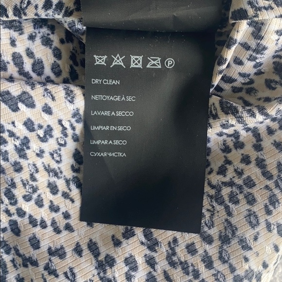 Club Monaco Top - XS - Like New! - Picture 6 of 7